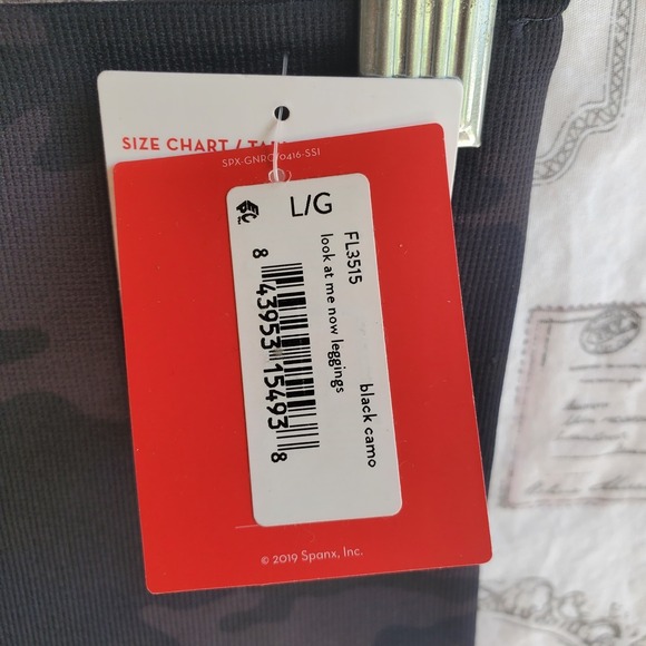 NWT Spanx Look‎ At Me Now Seamless Black Camo Leggings High Rise Women's Sz L - Picture 2 of 6